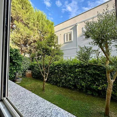 New Lovely Vacation House 펜션 Plazhi San Pietro
