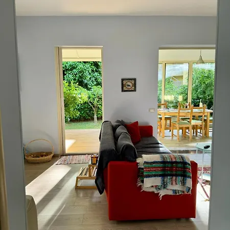New Lovely Vacation House 펜션 Plazhi San Pietro